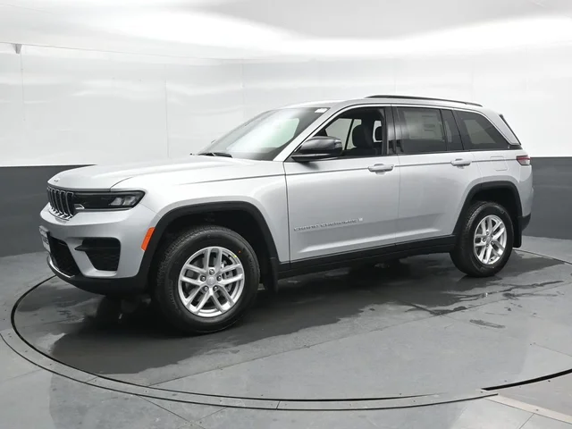 Nuevos JEEP GRAND CHEROKEE à Estados chez autogozo