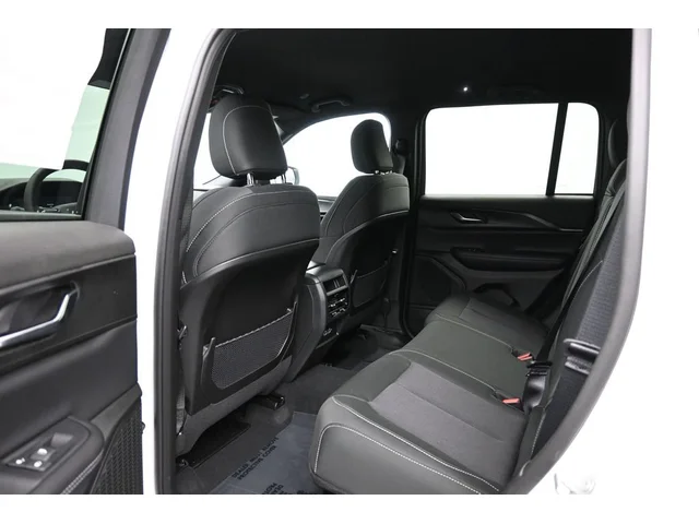 Nuevos JEEP GRAND CHEROKEE à Estados chez autogozo