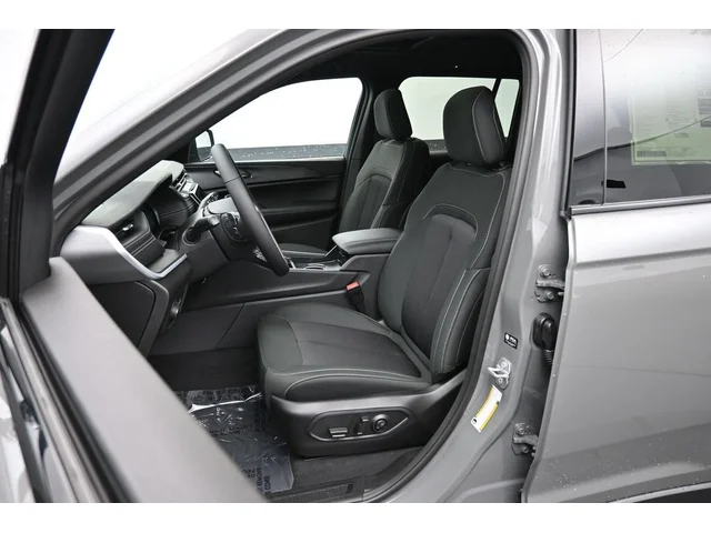 Nuevos JEEP GRAND CHEROKEE à Estados chez autogozo