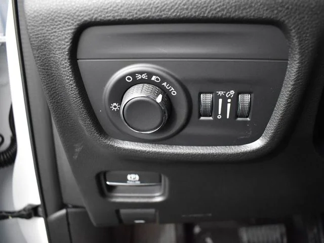 Nuevos JEEP GRAND CHEROKEE à Estados chez autogozo