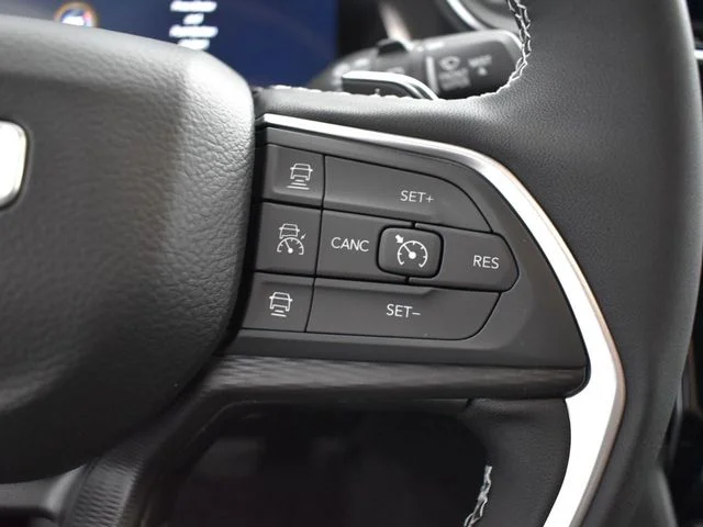 Nuevos JEEP GRAND CHEROKEE à Estados chez autogozo