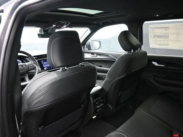 Nuevos JEEP GRAND CHEROKEE à Estados chez autogozo