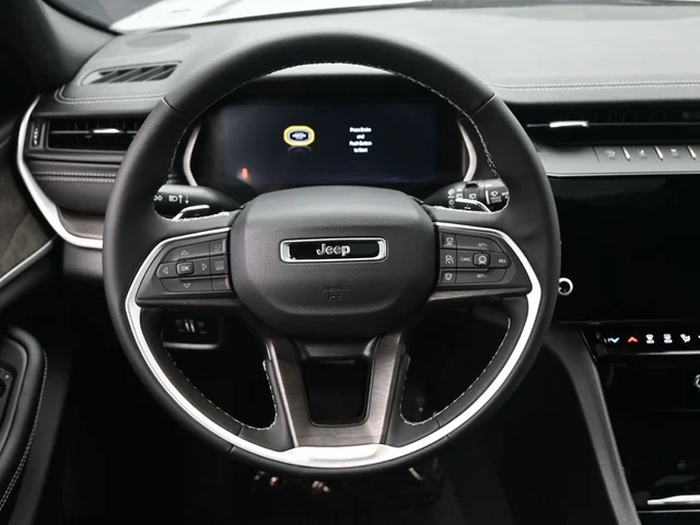 Nuevos JEEP GRAND CHEROKEE à Estados chez autogozo
