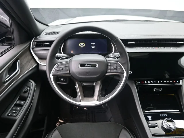 Nuevos JEEP GRAND CHEROKEE à Estados chez autogozo