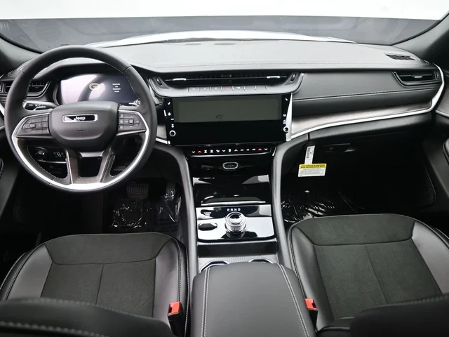 Nuevos JEEP GRAND CHEROKEE à Estados chez autogozo