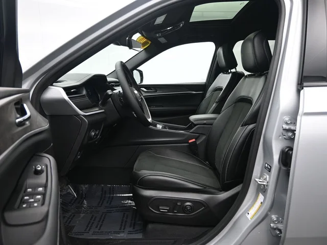 Nuevos JEEP GRAND CHEROKEE à Estados chez autogozo