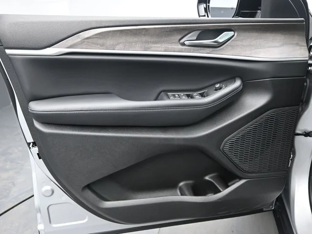 Nuevos JEEP GRAND CHEROKEE à Estados chez autogozo
