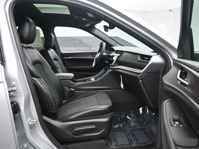 Nuevos JEEP GRAND CHEROKEE à Estados chez autogozo