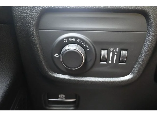 Nuevos JEEP GRAND CHEROKEE à Estados chez autogozo