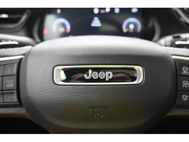 Nuevos JEEP GRAND CHEROKEE à Estados chez autogozo
