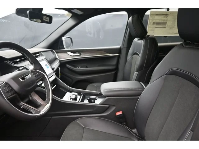 Nuevos JEEP GRAND CHEROKEE à Estados chez autogozo