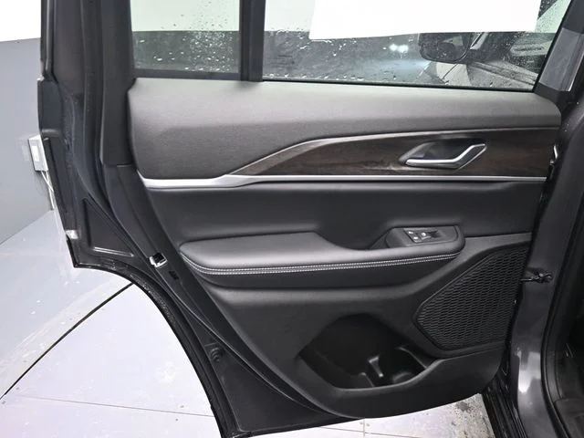 Nuevos JEEP GRAND CHEROKEE à Estados chez autogozo
