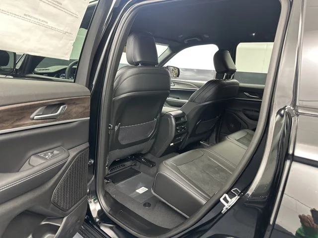 Nuevos JEEP GRAND CHEROKEE à Estados chez autogozo
