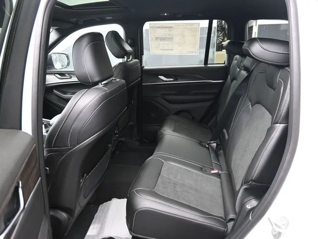 Nuevos JEEP GRAND CHEROKEE à Estados chez autogozo