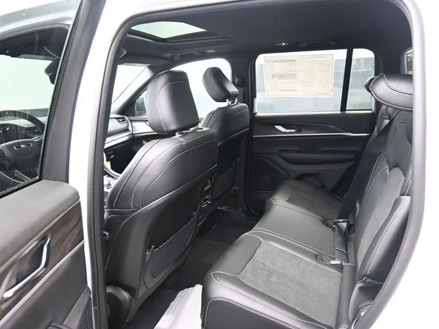 Nuevos JEEP GRAND CHEROKEE à Estados chez autogozo