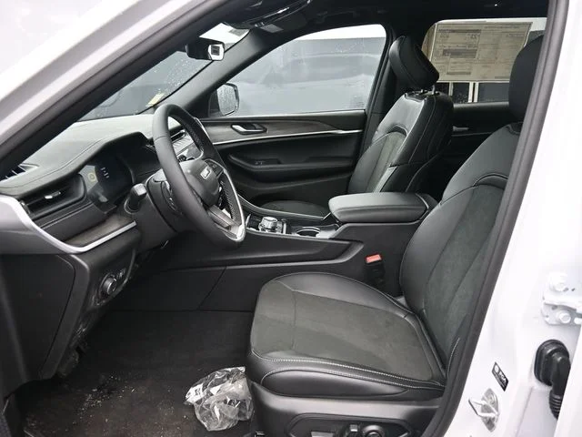 Nuevos JEEP GRAND CHEROKEE à Estados chez autogozo