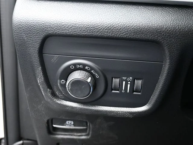 Nuevos JEEP GRAND CHEROKEE à Estados chez autogozo