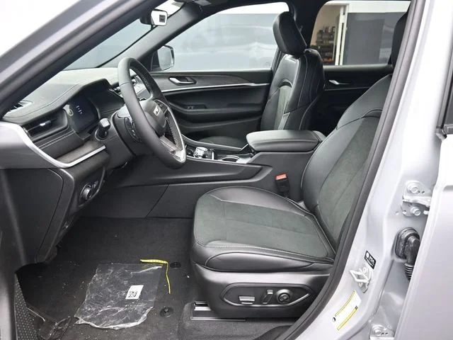 Nuevos JEEP GRAND CHEROKEE à Estados chez autogozo