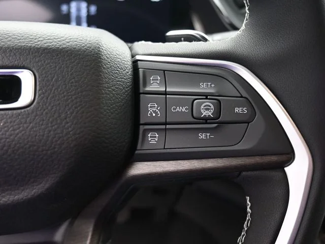 Nuevos JEEP GRAND CHEROKEE à Estados chez autogozo