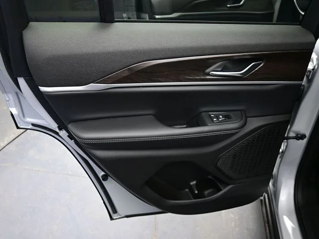 Nuevos JEEP GRAND CHEROKEE à Estados chez autogozo