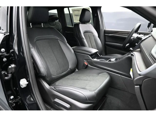Nuevos JEEP GRAND CHEROKEE à Estados chez autogozo