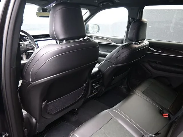 Nuevos JEEP GRAND CHEROKEE à Estados chez autogozo