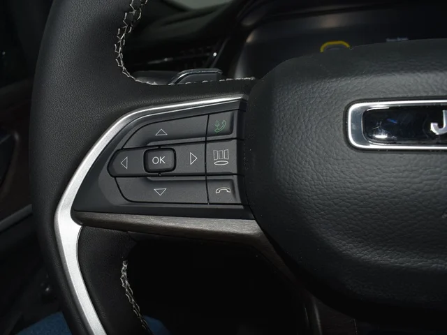 Nuevos JEEP GRAND CHEROKEE à Estados chez autogozo
