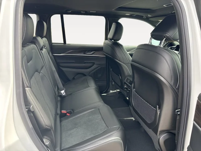Nuevos JEEP GRAND CHEROKEE à Estados chez autogozo