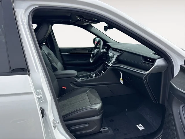 Nuevos JEEP GRAND CHEROKEE à Estados chez autogozo