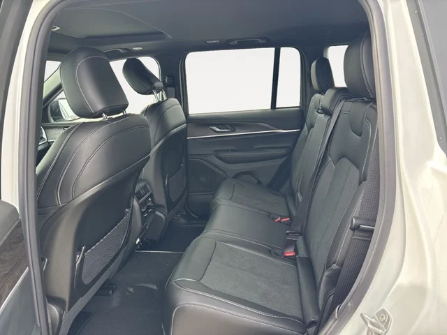 Nuevos JEEP GRAND CHEROKEE à Estados chez autogozo