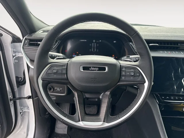 Nuevos JEEP GRAND CHEROKEE à Estados chez autogozo