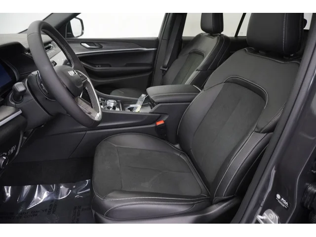 Nuevos JEEP GRAND CHEROKEE à Estados chez autogozo
