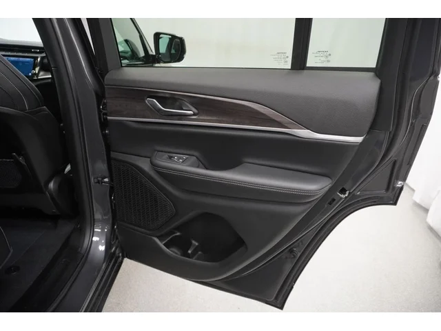 Nuevos JEEP GRAND CHEROKEE à Estados chez autogozo