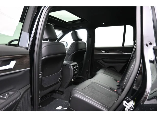 Nuevos JEEP GRAND CHEROKEE à Estados chez autogozo
