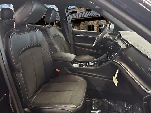Nuevos JEEP GRAND CHEROKEE à Estados chez autogozo