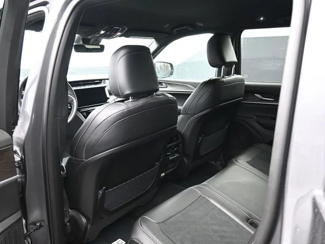 Nuevos JEEP GRAND CHEROKEE à Estados chez autogozo