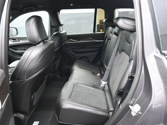 Nuevos JEEP GRAND CHEROKEE à Estados chez autogozo