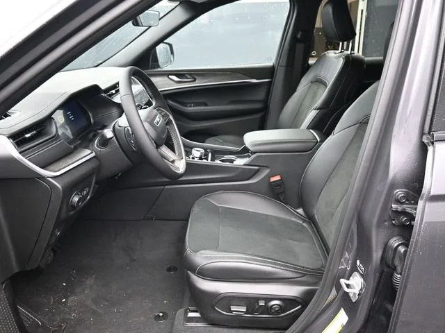 Nuevos JEEP GRAND CHEROKEE à Estados chez autogozo