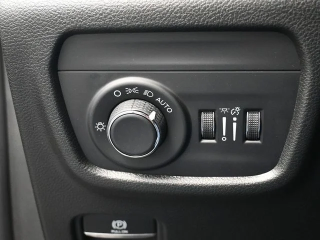 Nuevos JEEP GRAND CHEROKEE à Estados chez autogozo
