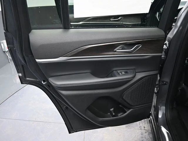 Nuevos JEEP GRAND CHEROKEE à Estados chez autogozo