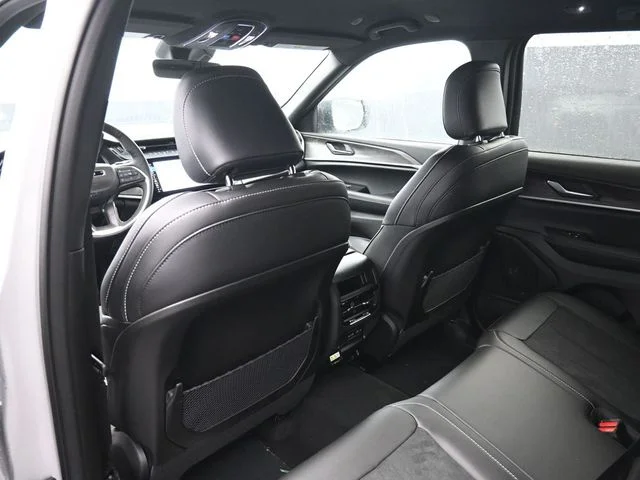 Nuevos JEEP GRAND CHEROKEE à Estados chez autogozo