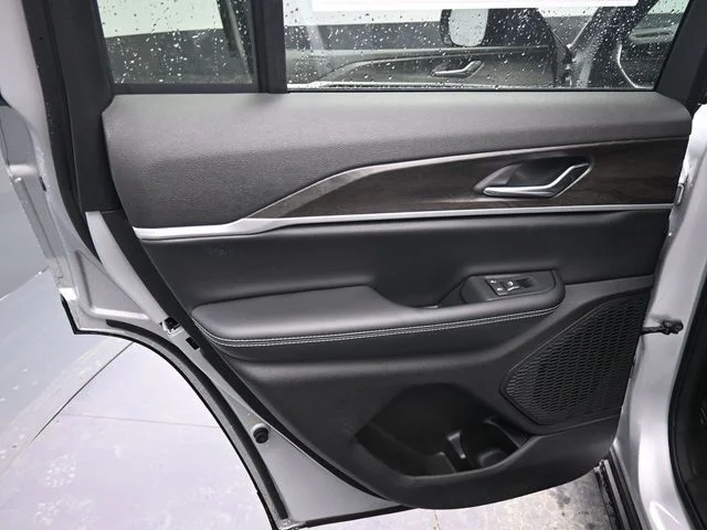 Nuevos JEEP GRAND CHEROKEE à Estados chez autogozo