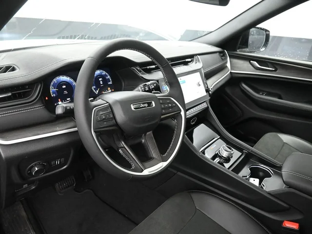 Nuevos JEEP GRAND CHEROKEE à Estados chez autogozo