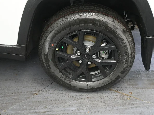 Nuevos JEEP GRAND CHEROKEE à Estados chez autogozo