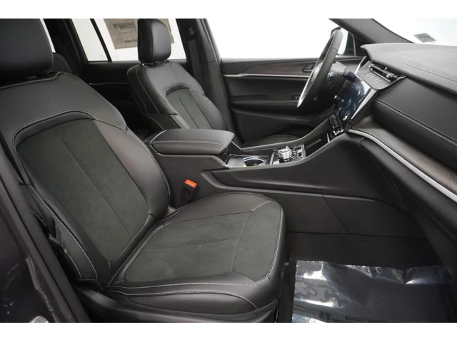 Nuevos JEEP GRAND CHEROKEE à Estados chez autogozo