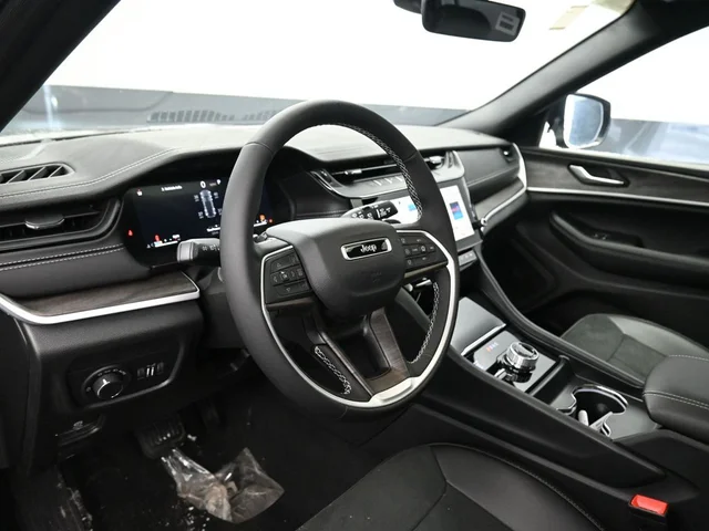 Nuevos JEEP GRAND CHEROKEE à Estados chez autogozo