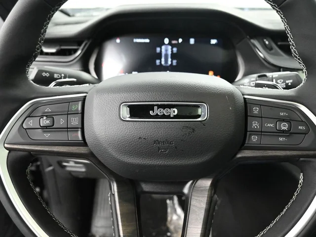 Nuevos JEEP GRAND CHEROKEE à Estados chez autogozo