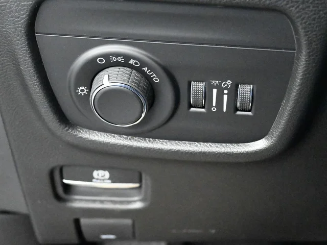 Nuevos JEEP GRAND CHEROKEE à Estados chez autogozo