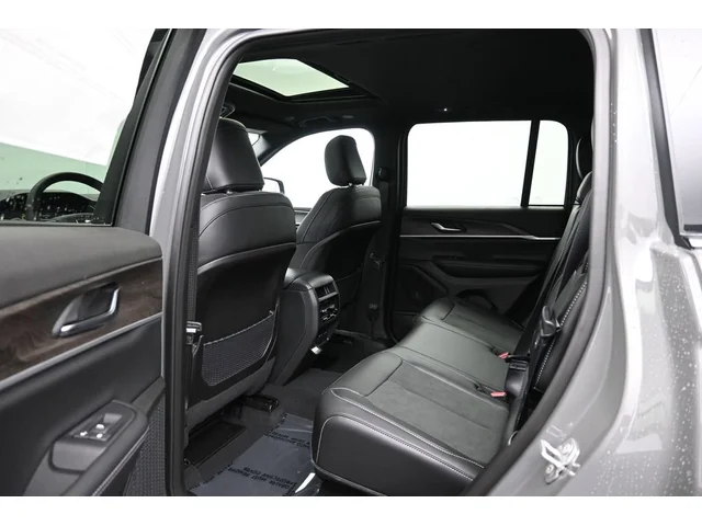 Nuevos JEEP GRAND CHEROKEE à Estados chez autogozo
