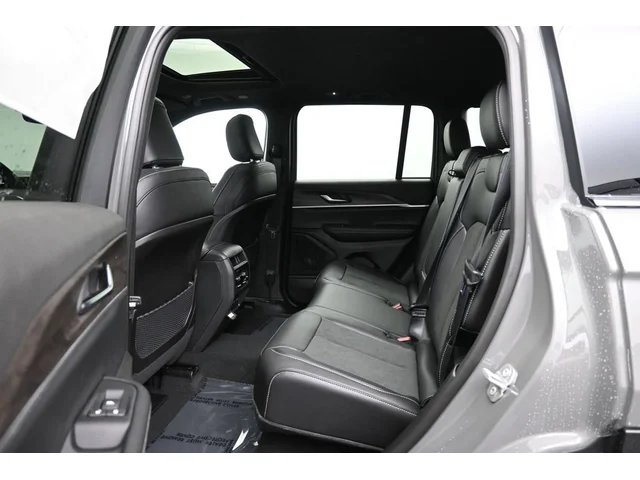 Nuevos JEEP GRAND CHEROKEE à Estados chez autogozo